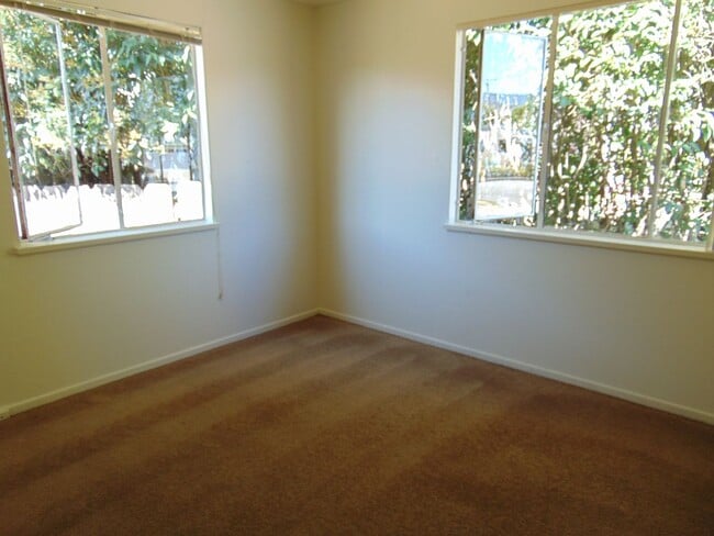 Building Photo - 281 Donna Way