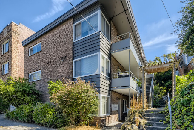 Exterior Photo - Holly Manor Apartments