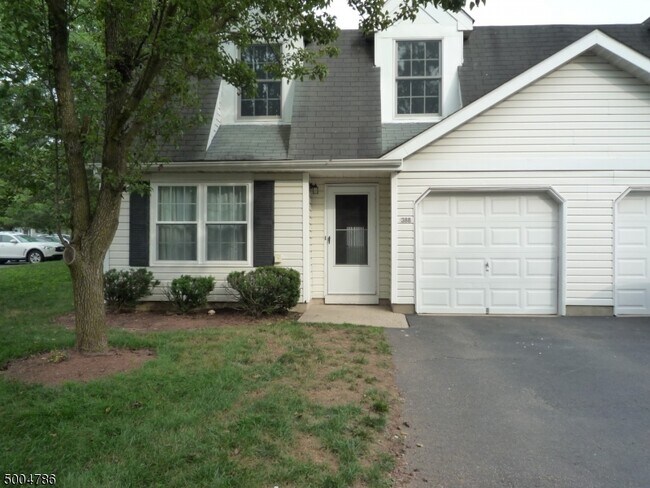 Building Photo - 388 Cotswold Pl