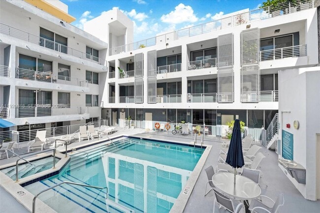 Photo - 3339 Virginia St Unit 305