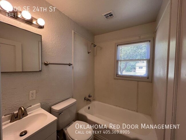 3900 SE 24th St