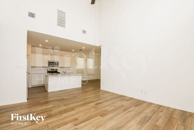 Photo - 2512 Northcote Dr