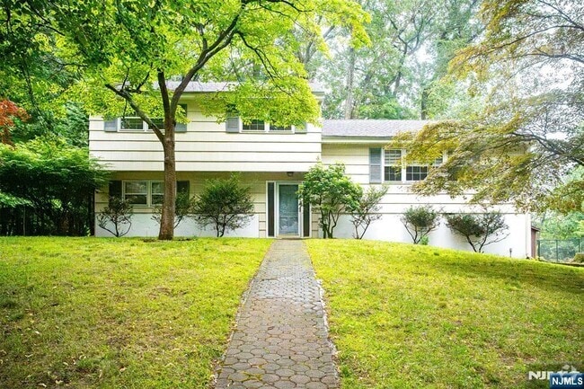 Building Photo - 19 Dearborn Dr Rental