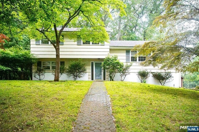 Building Photo - 19 Dearborn Dr Rental