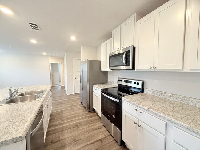 Photo - Modern 3-Bedroom Home in Bridlewood
