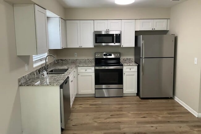 Photo - 2004 E Humphrey St