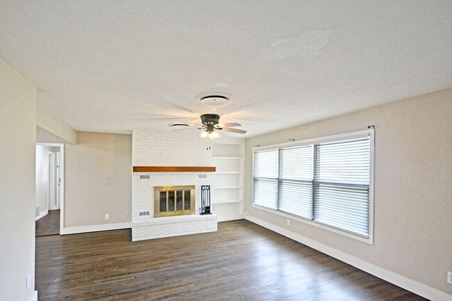 Photo - 671 W Merriweather St