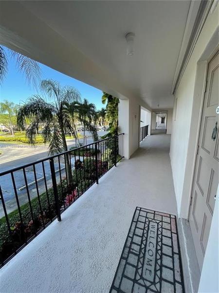 Photo - 3100 N Palm Aire Dr Unit 204