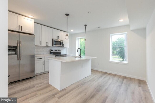 Photo - 2120 Master St