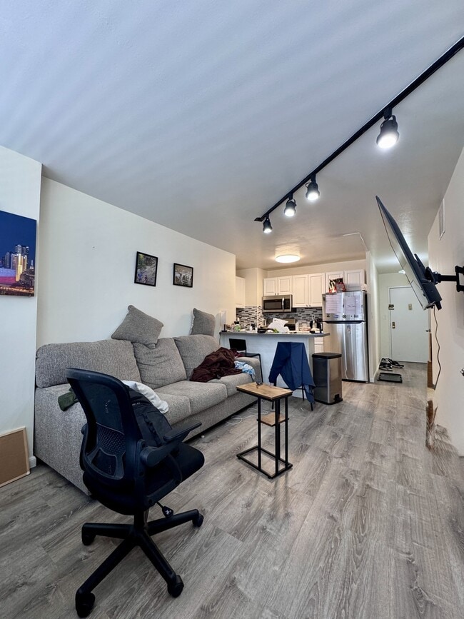 Building Photo - 280 Marin Blvd Unit 6D