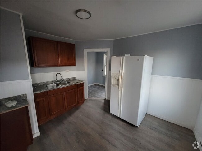 Building Photo - 218 South Ave Rental