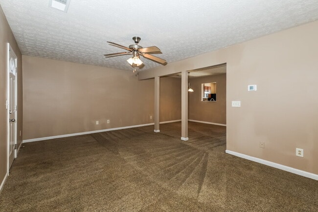 Photo - 1870 Grove Way