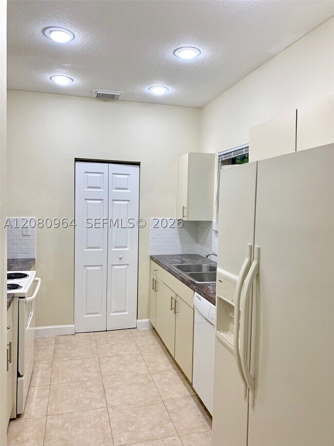 Photo - 2536 NE 41st Terrace