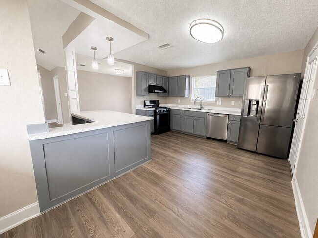 Photo - 10806 Parkland Woods Dr
