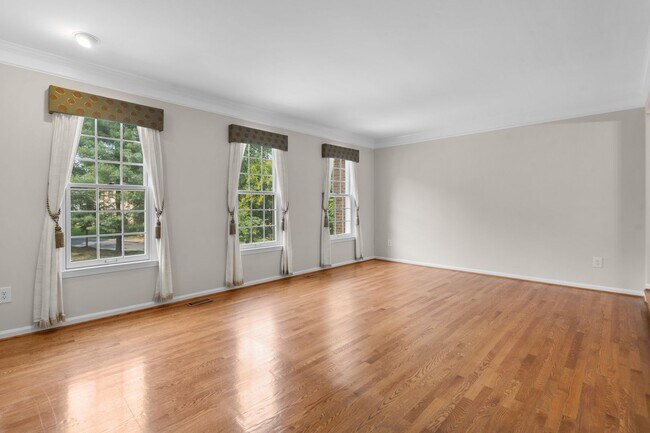 Photo - 3 Bed 2 Full Bath/2 Half Bath - Rockville Townhouse - Move In Ready