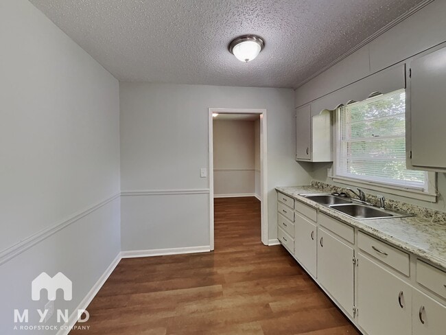 Photo - 304 Glynn Dr