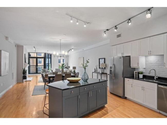 Building Photo - 408 N 1st St Unit 310 Rental