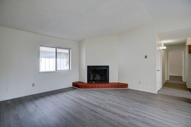 Photo - 2 Bed, 1 Bath Apartment in Downtown Prescott! Unit D