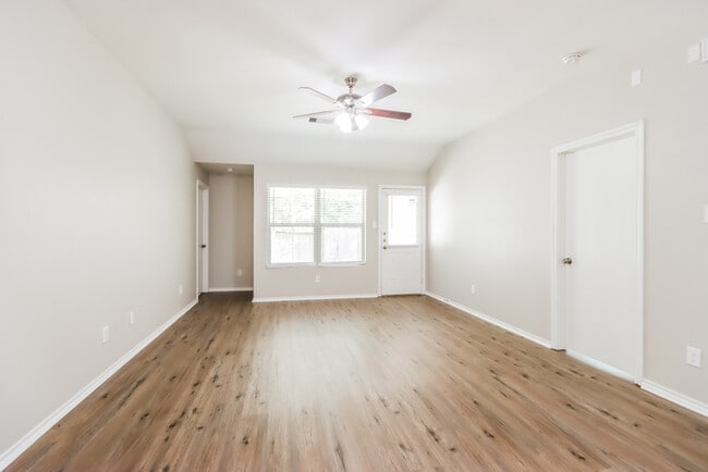 Photo - 805 Belvedere Dr