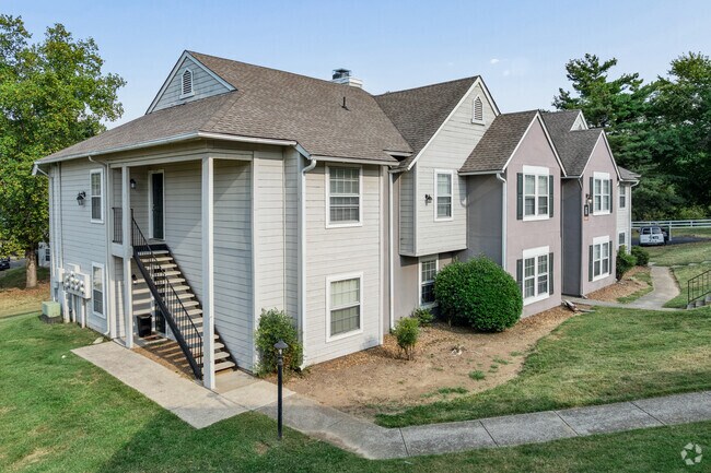 Building Photo - Southpoint at Stones River