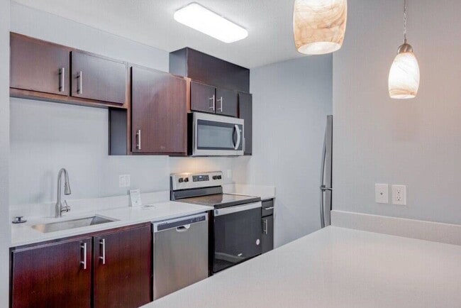 Photo - Queen Court Apartments