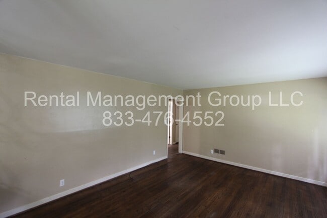 Photo - 533 Jalna Rd