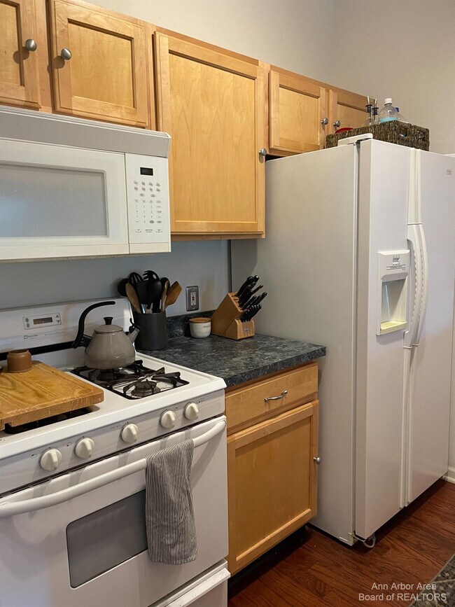 Photo - 1085 Joyce Ln