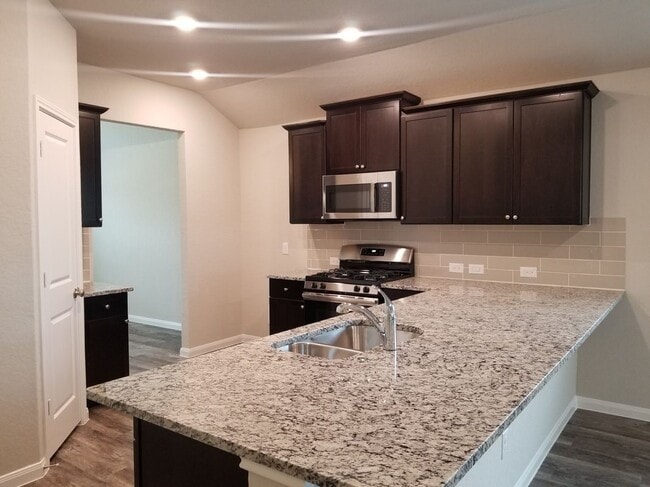 Photo - 6035 Akin Pl