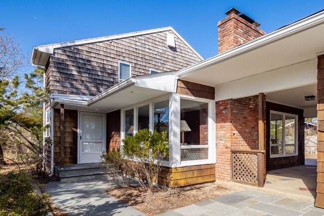 Building Photo - 79 Surf Dr