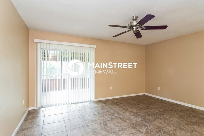 Photo - 3 Bedroom Pet-Friendly Home in Bradenton, FL with Main Street Renewal