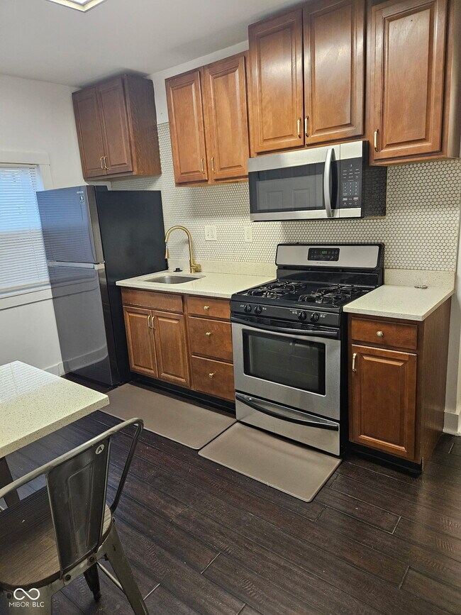 Photo - 1719 Bundy Pl