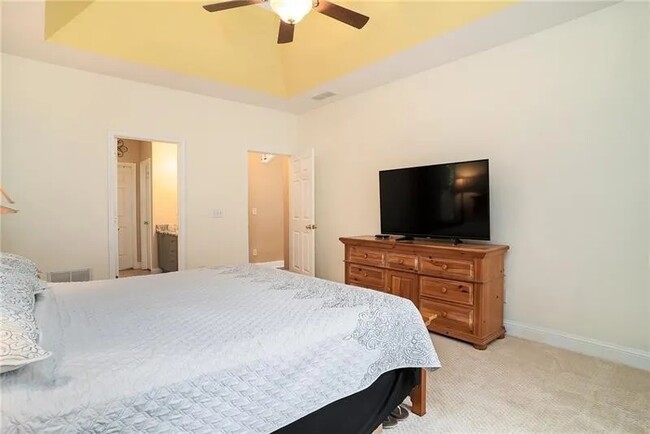 Photo - 3915 High Gables E