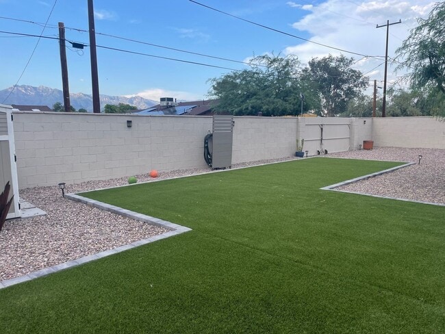 Building Photo - 4831 E Hampton St