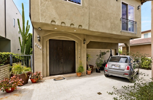 Photo - 2027 Butler Ave