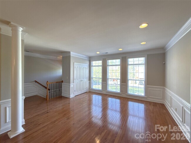 Photo - 2613 Huntman Way