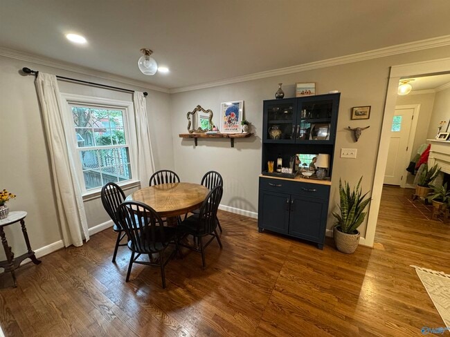 Photo - 2602 Poincianna St SW