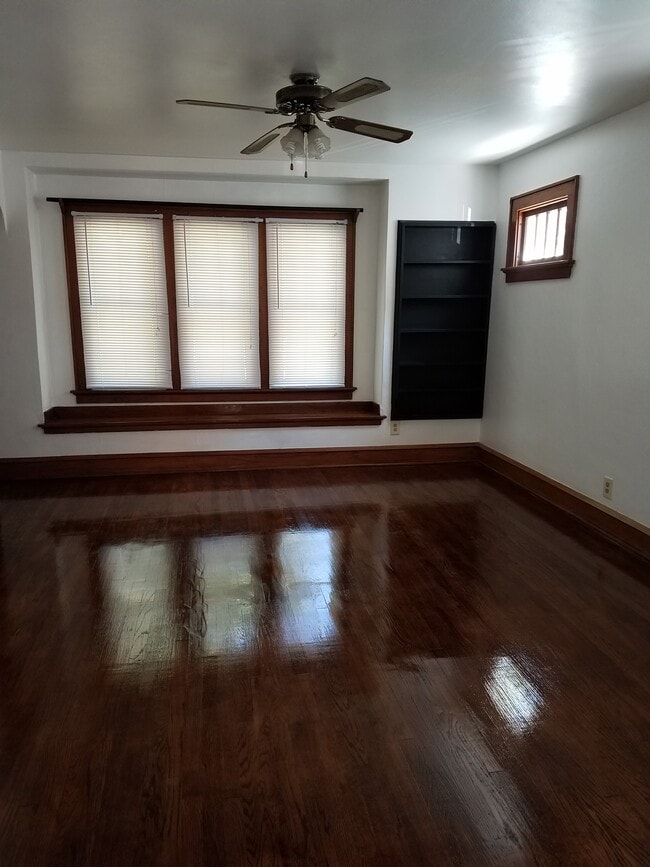 Building Photo - 1255 Elm Lawn St Unit Lower