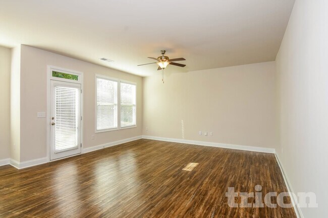 Photo - 415 Ireland Ln