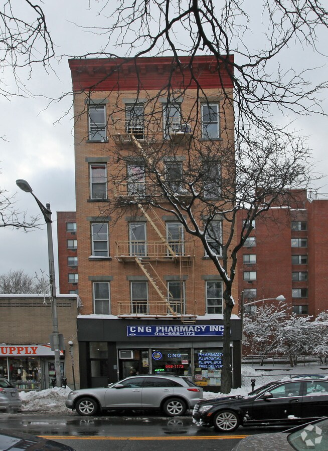 Photo - 62-64 Gramatan Ave