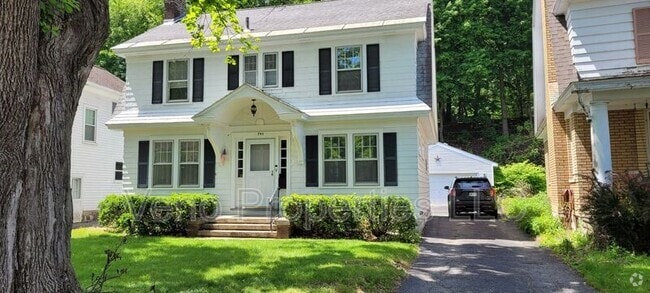 Building Photo - 745 Central Pkwy Rental