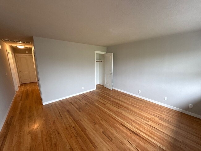 Photo - 2236 Hoyt St SE