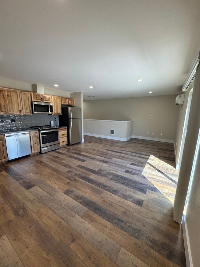 Building Photo - New ADU style apartment in NE Bend