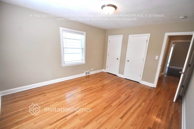 Photo - 9852 Schiller Blvd