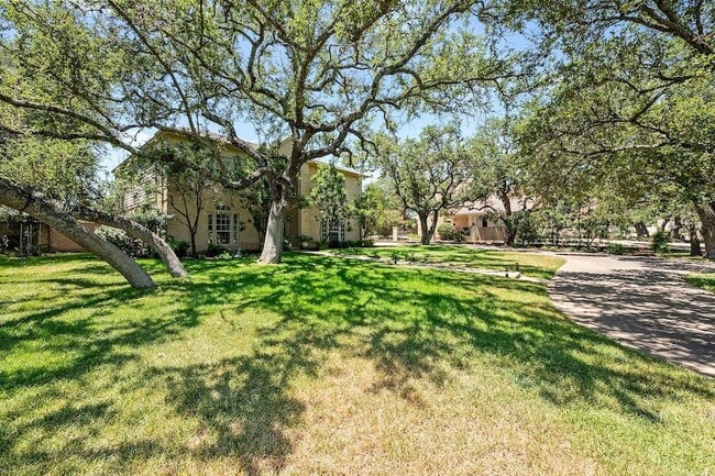 Photo - 1207 Lakeway Dr