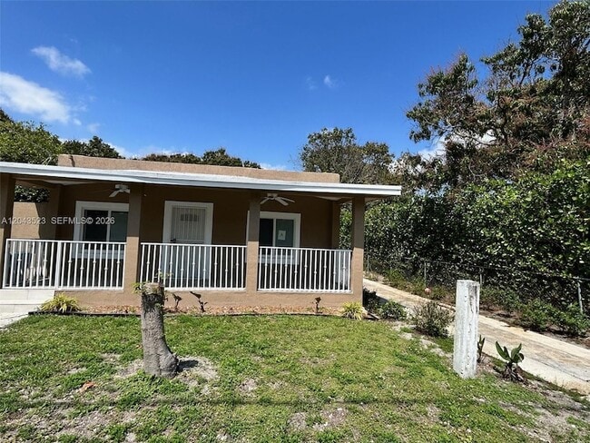 261 NW 49th St Unidad A