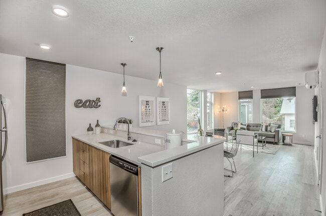 Photo - Skidmore Apartments