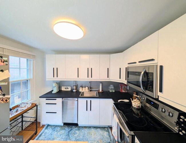 Photo - 15 W Ferry St