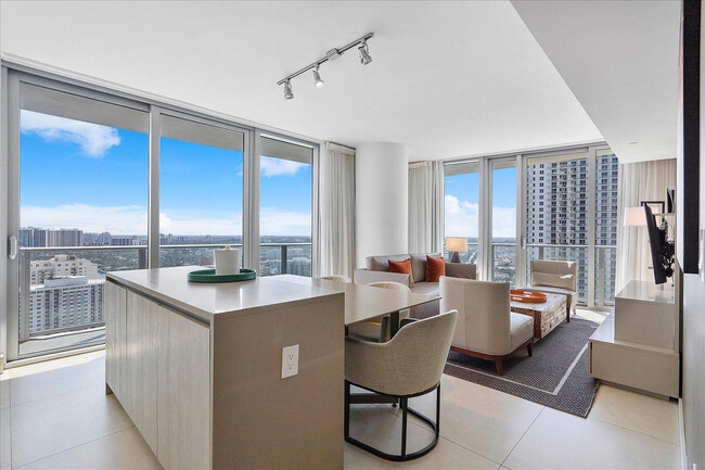 Photo - 4011 S Ocean Dr Unidad FL23-ID1049808P