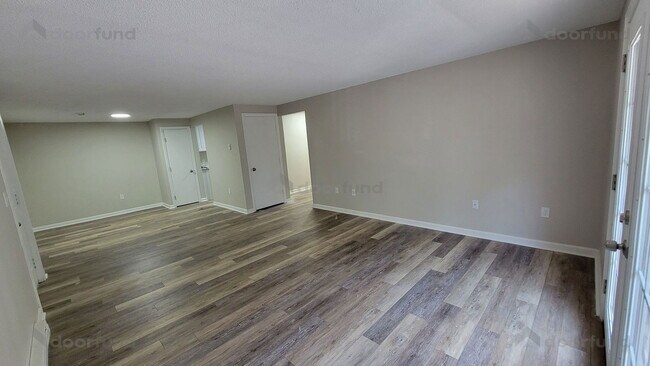 Photo - 162 Columbus St Unidad 9