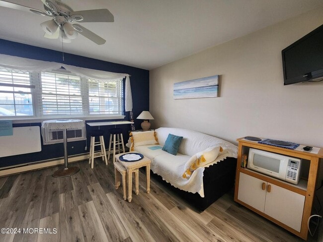 Building Photo - 709 Ocean Ave Unit 9 Rental